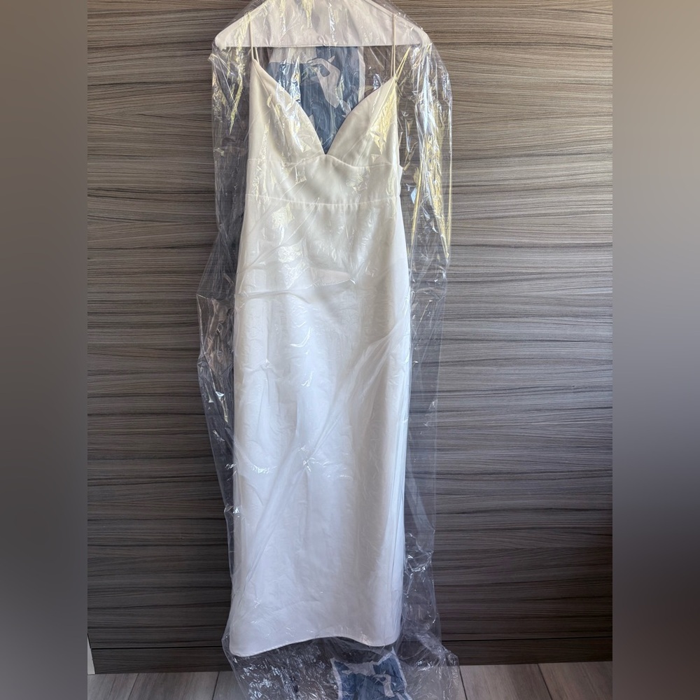 Sarah Seven Elegant White Wedding Dress - Picture 11 of 12